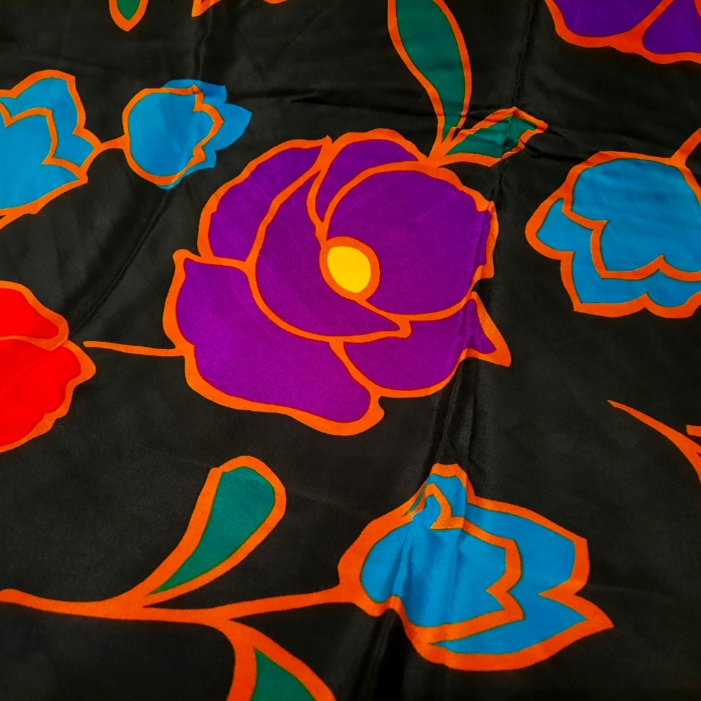 Korean women silk scarf 33/33 inch , $50 - Picture 2 of 4